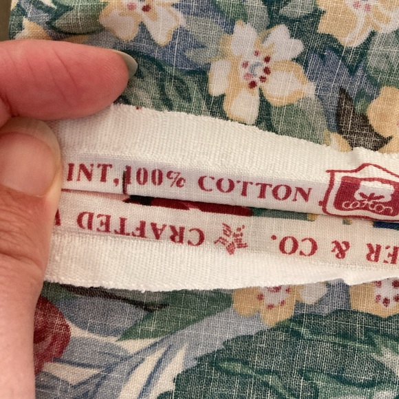 VINTAGE | Cottage Core Waverly “Carolina Rose” Cotton fabric Tablecloth - Picture 7 of 7